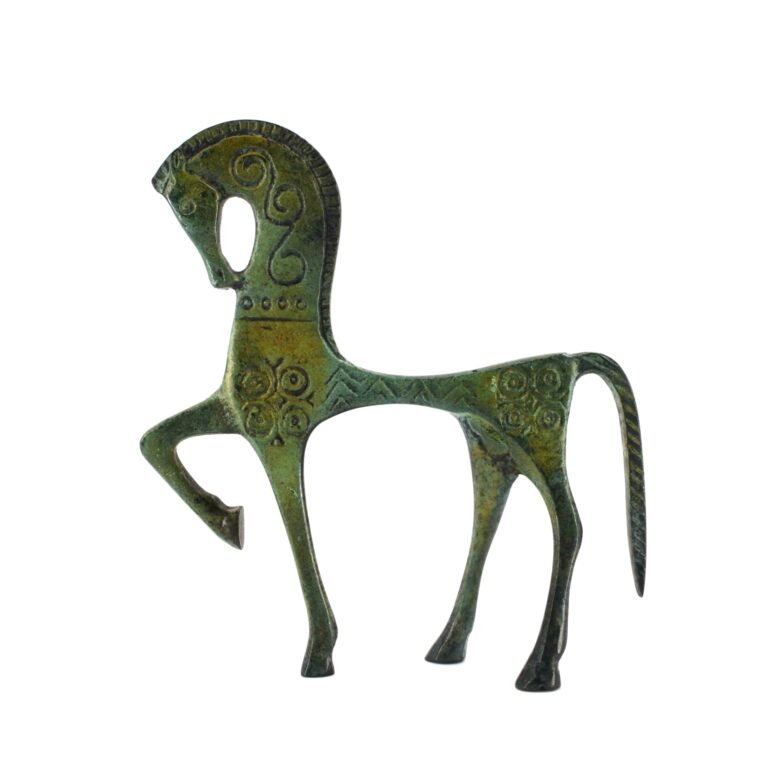 Geometric Horse Idol with Spiral Rosette, c. 900–700 BCE 13,5 cm